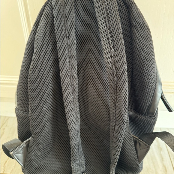 Black Mesh Backpack - Picture 5 of 5